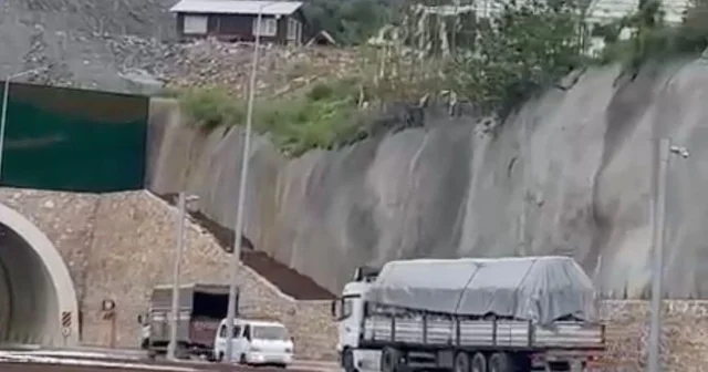 Ters yönde ilerledi, hem kendi canını hem diğer sürücülerin canını hiçe saydı: 95 bin TL ceza uygulandı Antalya Haberleri