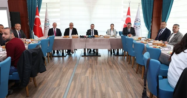 ALKÜ de Alanya nın geleceğine yön verecek yol haritası başlıyor ALKÜ, 2030 Vizyon projesini kamuoyuna duyurdu ALKÜ Rektörü Türkdoğan: Esas hedefimiz, ulusal ve uluslararası düzeyde tanınırlığımızın artması Antalya Haberleri