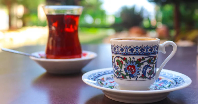 Çay ve kahve suyun yerine geçiyor mu? Gün içinde çay ve kahveyi sudan daha fazla içiyorsanız bu haber sizi ilgilendiriyor