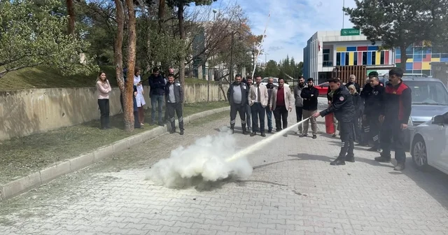 İtfaiye ekiplerinden hastane personeline yangın eğitimi Çorum Haberleri