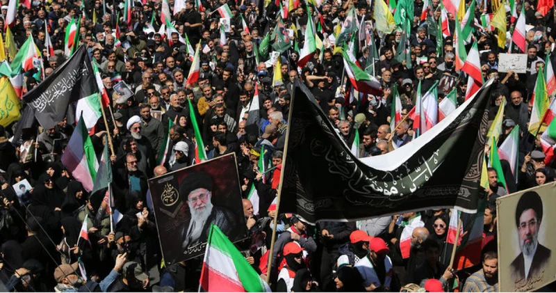 İranlılar eski dini lider Hamaney in ölümünün 40. gününde anma yürüyüşü düzenlendi Dış Haberler