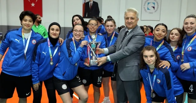 ÜNİLİG de kupa sahiplerini buldu Tokat Haberleri