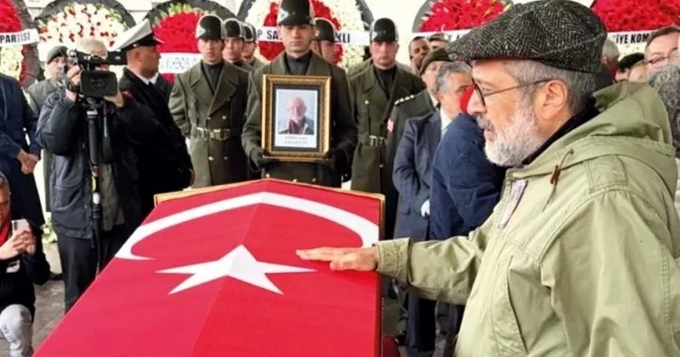 Askeri törenle uğurlandı