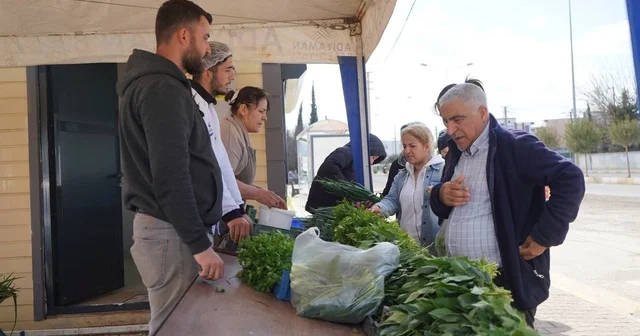 Adıyaman Belediyesi nden vatandaşa doğrudan sebze satışı Adıyaman Haberleri