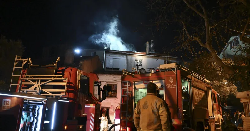 İstanbul da apartmanda yangın