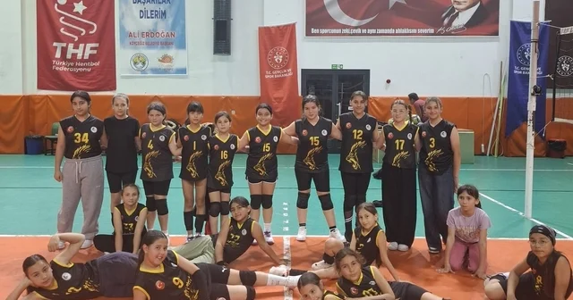 Köyceğiz voleybol takımında minik kaptanlar yetişiyor Muğla Haberleri