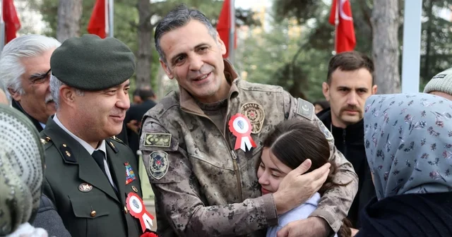 Şehit polisler mezarları başında anıldı İl Emniyet Müdürü Atanur Aydın: Teşkilatımız şuan dünyadaki birçok ülkeden daha fazla tecrübeye sahip Kayseri Haberleri