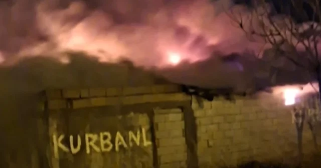 Kayseri de müstakil ev ve ahırda çıkan yangın söndürüldü Kayseri Haberleri