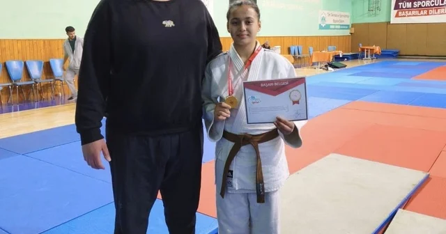 Kayserili sporcular Aksaray dan 2 madalya ile döndü Kayseri Haberleri