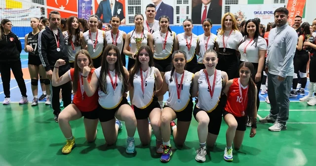 Voleybol Küçük Kızlar Gelişim Ligi sona erdi Denizli Haberleri