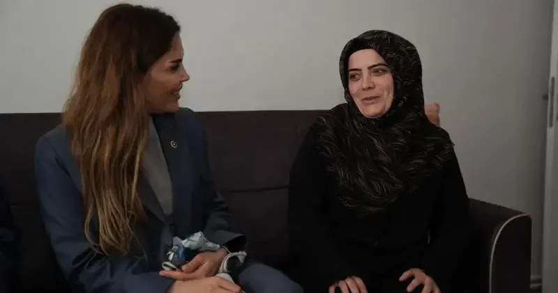 AK Parti İstanbul Milletvekilleri Anneler Günü için sahadaydı
