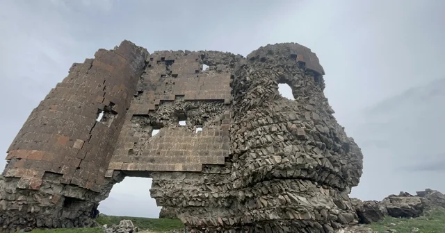 Kars taki bin yıllık Kız Kalesi yok olma tehlikesiyle karşı karşıya Kars Haberleri