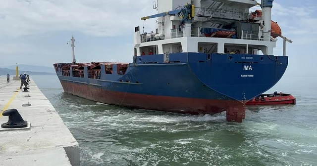 Alaplı Limanı nda tarihi gün yaşandı, yeni rıhtıma ilk gemi yanaştı Zonguldak Haberleri