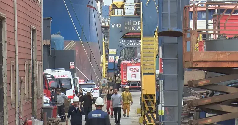 Tuzla da tersanede bakımı yapılan gemide yangın