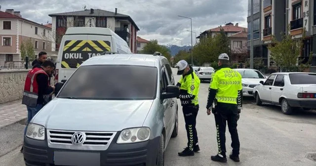 Erzincan da okul çevrelerinde güvenlik uygulaması gerçekleştirildi Erzincan Haberleri