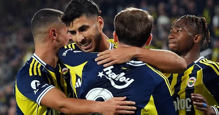 Fenerbahçe nin gözü sahada, kulağı Galatasaray maçında!