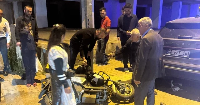 Devrilen motosikletin sürücüsü, otomobilin altında sıkıştı Batman Haberleri