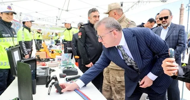 Vali Ziya Polat Trafik Haftası etkinliklerine katıldı Kars Haberleri