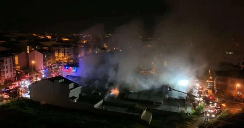 Arnavutköy de fabrikada yangın çıktı