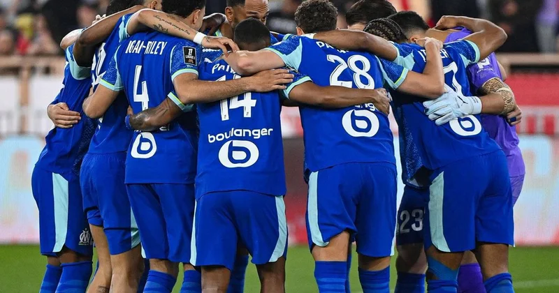 Yıldız futbolcuya büyük şok! Yangın tüpü sıktı kadro dışı kaldı