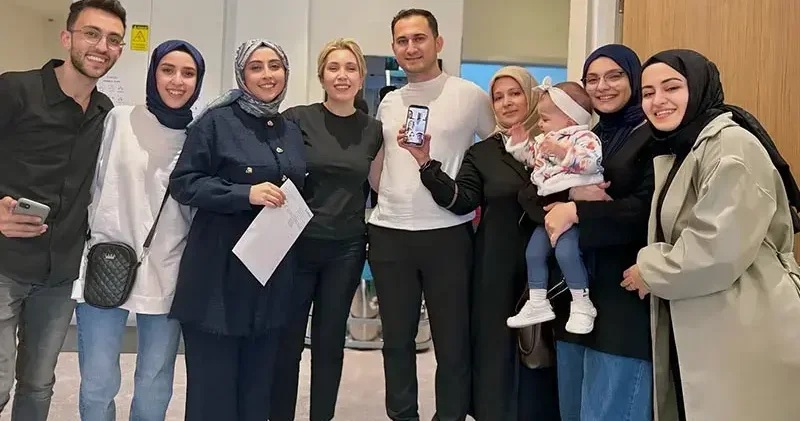 Altın yumurta ile Ömer Asaf ı kucağına alan Şeydanur un ilk Anneler Günü