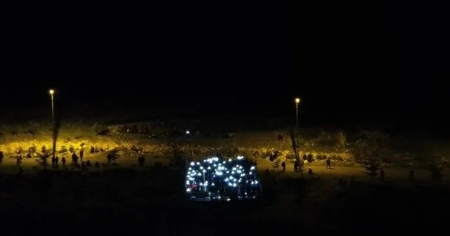 Kask ışığından ilham alan topluluktan 360 kişiyle ışık senfonisi Aktivite Sosyal Topluluğu Lideri Gökhan Beyoğlu: Stresli ve zor günlerin en güzel ilacının doğa olduğuna inanıyoruz Kayseri Haberleri