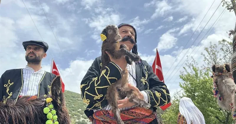 Burdur’da temsili Yörük Göçü, renkli görüntülere sahne oldu