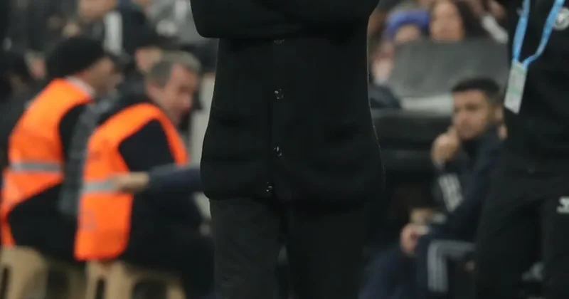 Taraftar isterse giderim demişti! Dolmabahçe de tribünler tek ses yükseldi