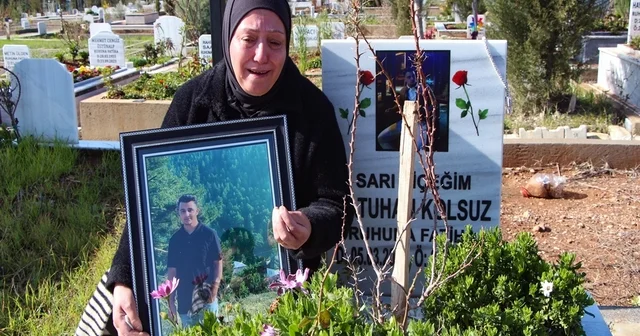 8 bıçak darbesiyle öldürülen Batuhan ın annesi: Anneler Günü nde hediye alan oğlum artık toprağın altında Adana Haberleri