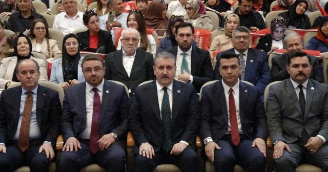 Destici: Onca yolsuzluğa rağmen pişkin pişkin ortalıkta geziyorlar Konya Haberleri