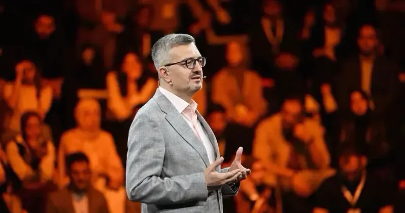 Burhanettin Duran: Savaşlar teknolojiyi, teknoloji savaşları güçlendiriyor