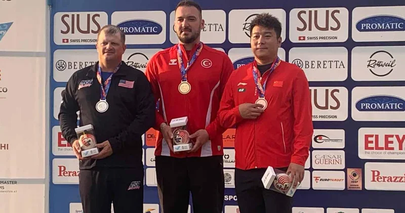Rekor kıra kıra Dünya şampiyonu oldu