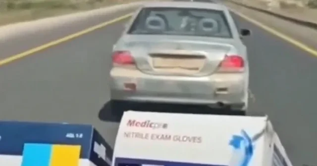 Filistin ambulansının geçmesini engelledi VİDEO İZLE