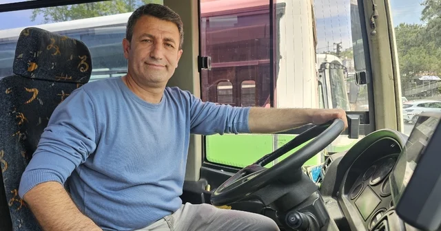 Emekleyerek otobüse binen kız çocuğunu fark eden şoför, o anları anlattı Zonguldak Haberleri