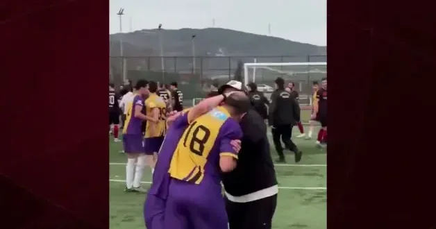 Bartın da amatör lig maçındaki kavgada aynı takımın futbolcuları arasında da kavga çıktı