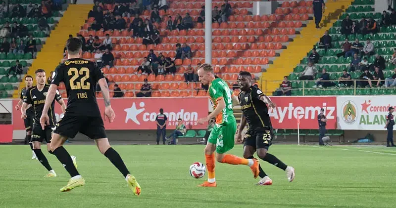 Corendon Alanyaspor Zecorner Kayserispor: 3 1