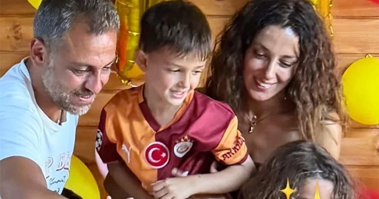 Oğulları için bir aradalar