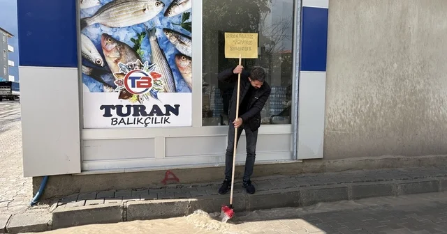 Diyadin de sağanak yağış sonrası su birikintileri oluştu Ağrı Haberleri