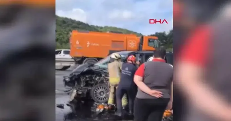 Kemerburgaz Havalimanı yolunda minibüsle kamyonet çarpıştı; yaralılar var