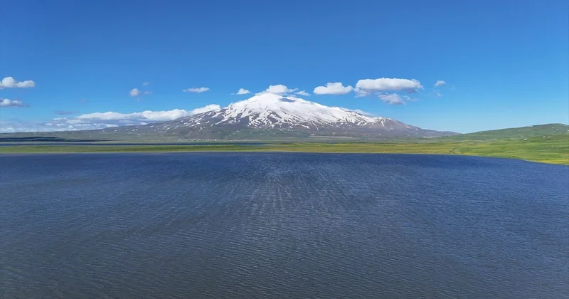Süphan Dağı ve Cil Gölü: Doğanın Eşsiz Güzelliği