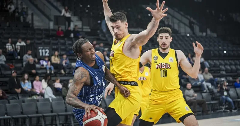 Anadolu Efes, ABD li oyun kurucu Saben Lee ye veda etti