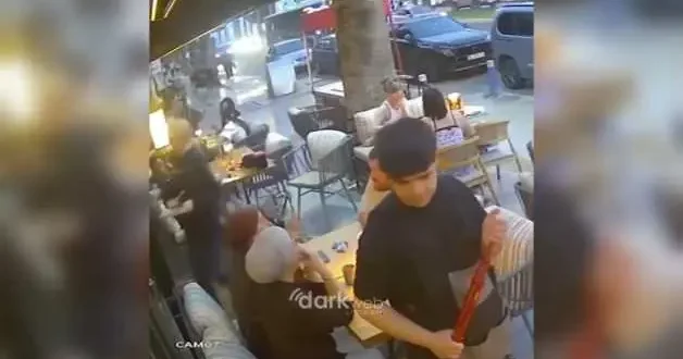 İzmir de canice öldürülen gencin son görüntüleri ortaya çıktı! Can havliyle oraya sığınmış