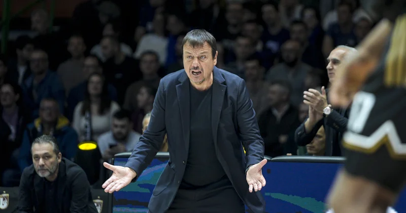 Olympiakos, Panathinaikos karşısında seride öne geçti!