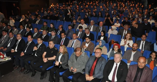 Kars ta kitap seferberliği: 98 bin kitap okundu, en çok okuyan öğrenci ve veliler ödüllendirildi Kars Haberleri