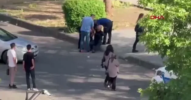 Adliye önünde polise saldıran 4 şüpheli gözaltına alındı