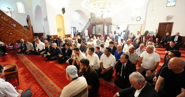 Özgür Özel ve Mansur Yavaş, Ferdi Zeyrek için okutulan Mevlid i Şerife katıldı Manisa Haberleri