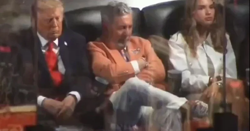 Trump ın maç keyfi kısa sürdü! Kameralar her şeyi kaydetti