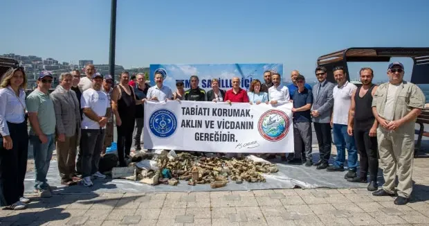 Bursa haberleri Bursa Büyükşehir den Gemlik te deniz dibi temizliği 09 Haziran 2026