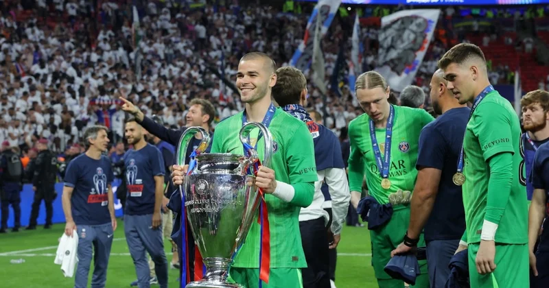 Beşiktaş tan kaleye Şampiyonlar Ligi şampiyonu isim! PSG nin yıldızı hedefte Sözcü Gazetesi