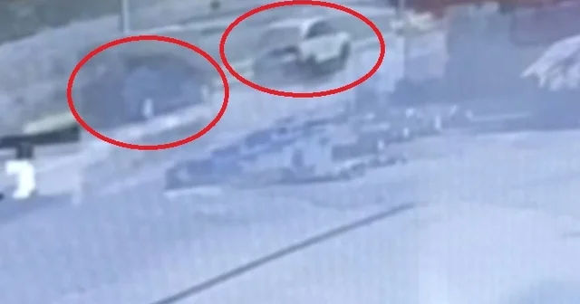 Kayseri de iki otomobilin çarpıştığı kaza kamerada; 2 yaralı Kayseri Haberleri